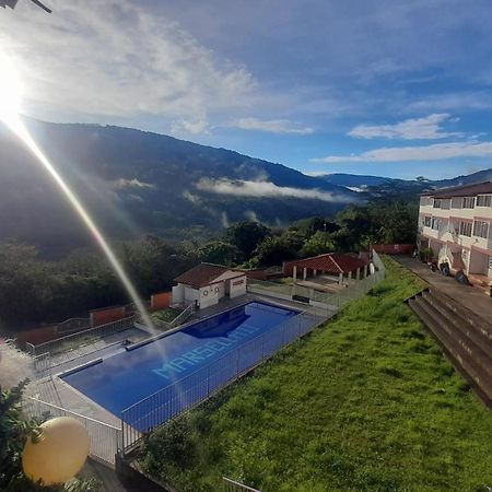 Apartamento De Lujo San Gil Bagian luar foto