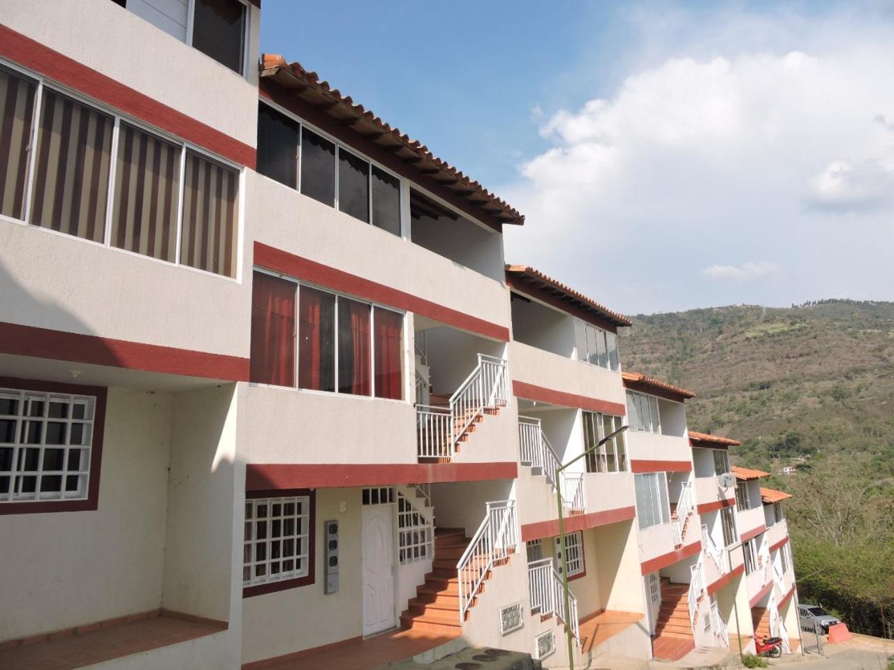 Apartamento De Lujo San Gil Bagian luar foto